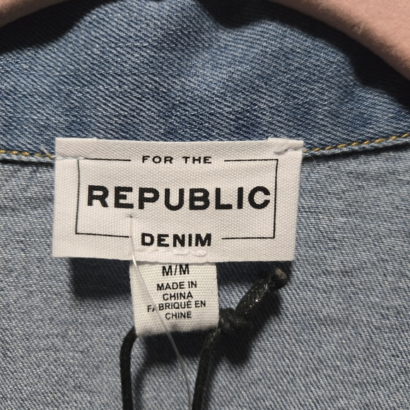 NWT, REPUBLIC Denim Lace-Up Pullover. Size M - Picture 2 of 9